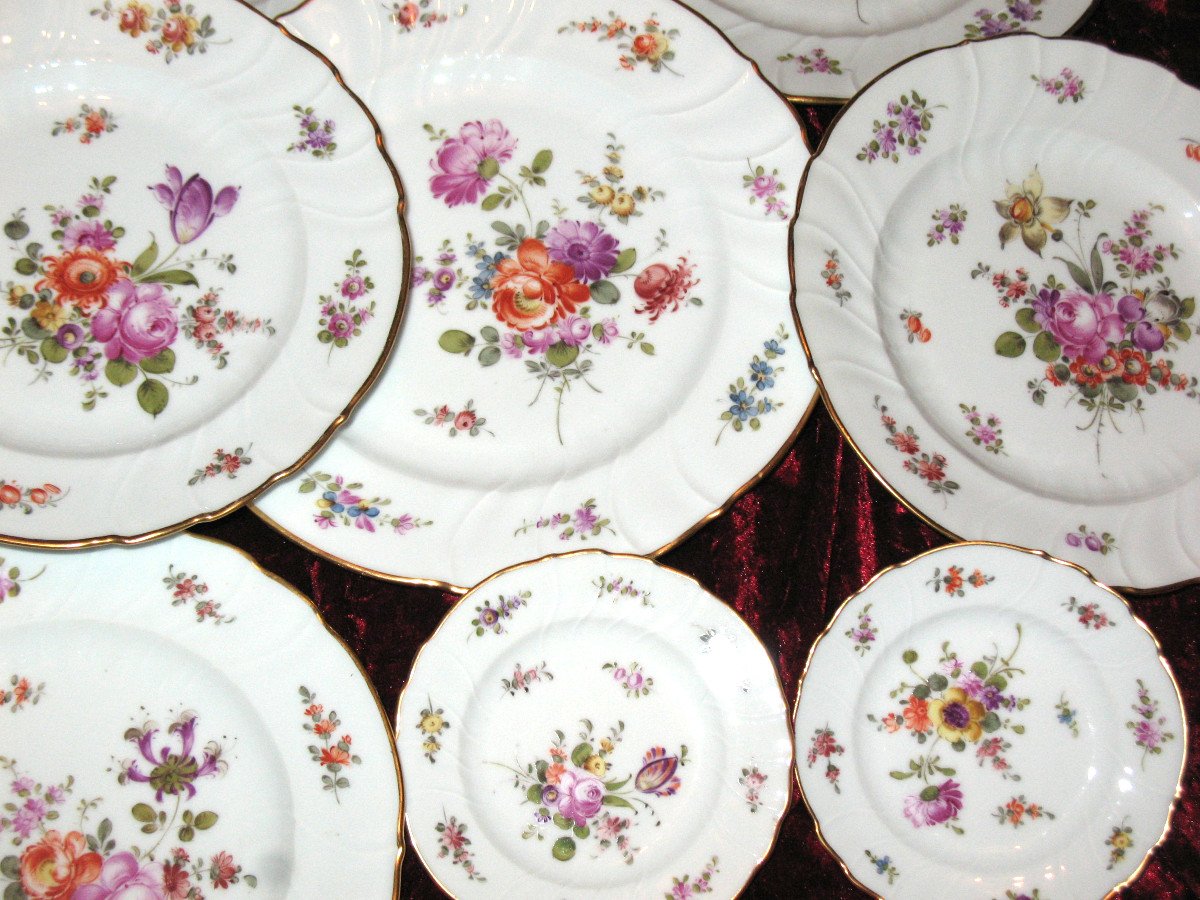 Assiettes en porcelaine  décor floral de Saxe Meissen époque 20ème-photo-1