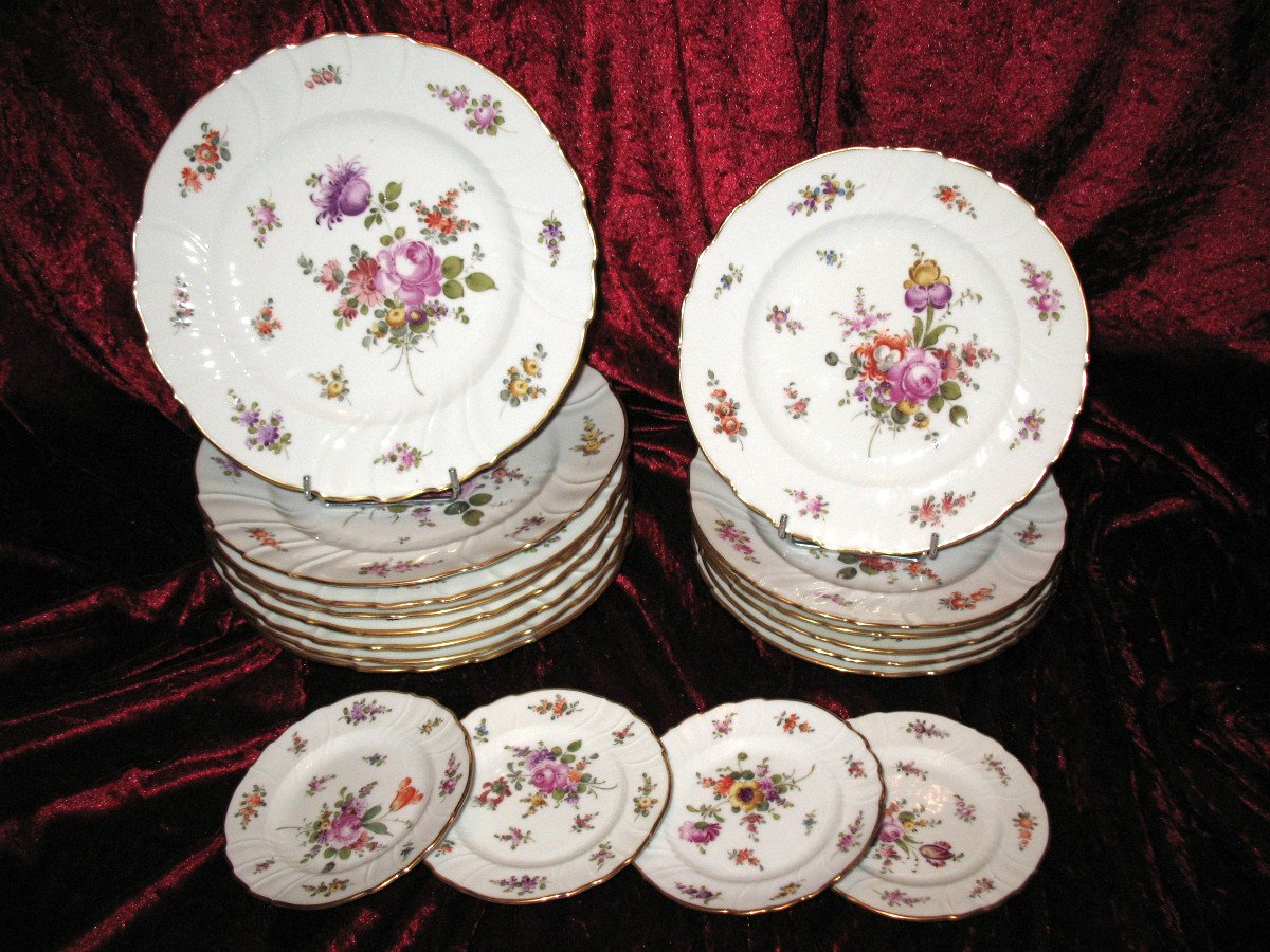 Assiettes en porcelaine  décor floral de Saxe Meissen époque 20ème-photo-7