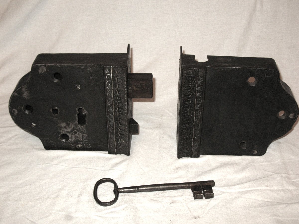 Strong Wrought Iron House Lock With Its 18th Century Key, Total Length: 41 Cm-photo-5