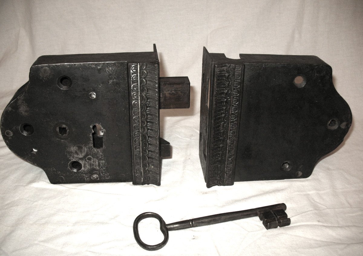 Strong Wrought Iron House Lock With Its 18th Century Key, Total Length: 41 Cm-photo-8