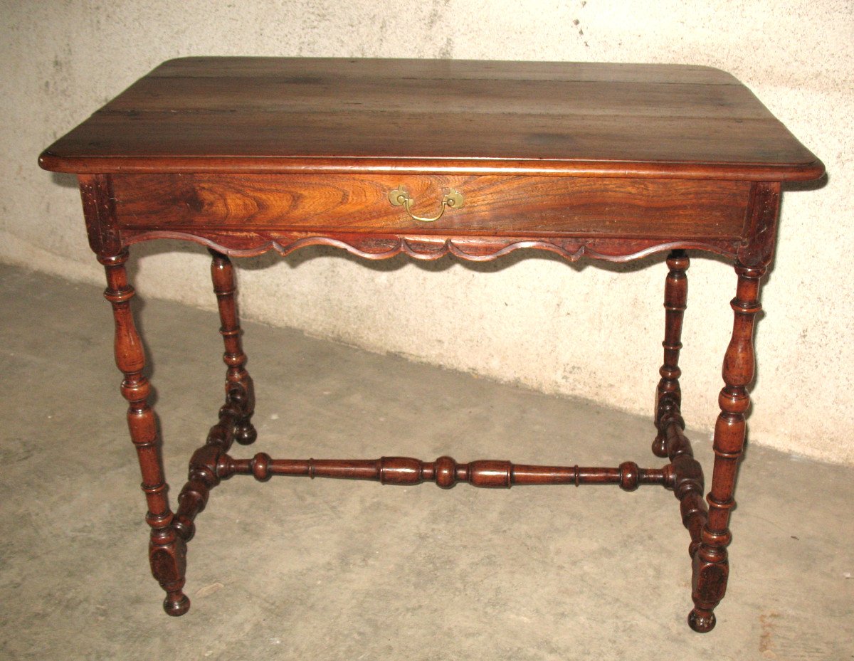 Lady's Desk Writing Table In Walnut With 1 Drawer In Belt Louis XIV Period Early 18th Century