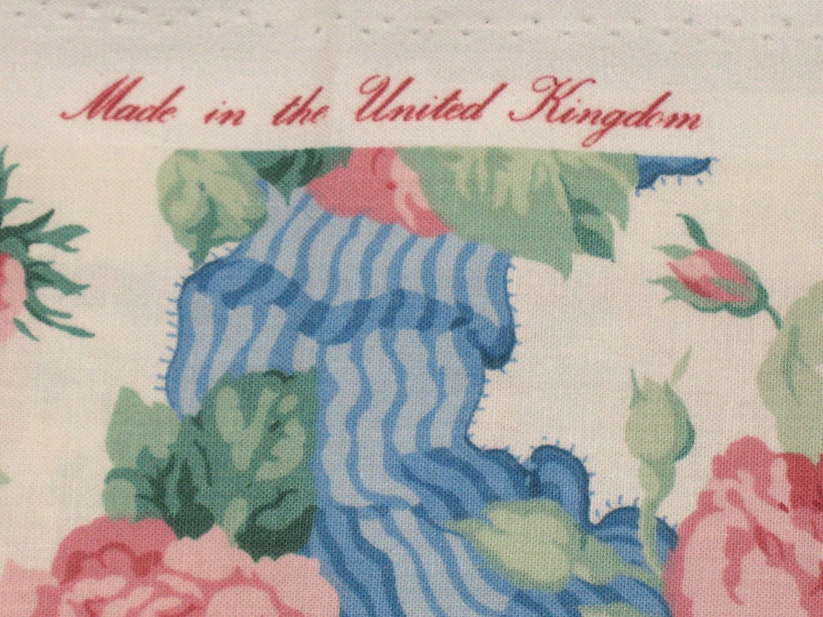 Large Length Of Flowered Fabric By Arthur Sanderson "garland Of Roses" Length: 11 Meters -photo-3