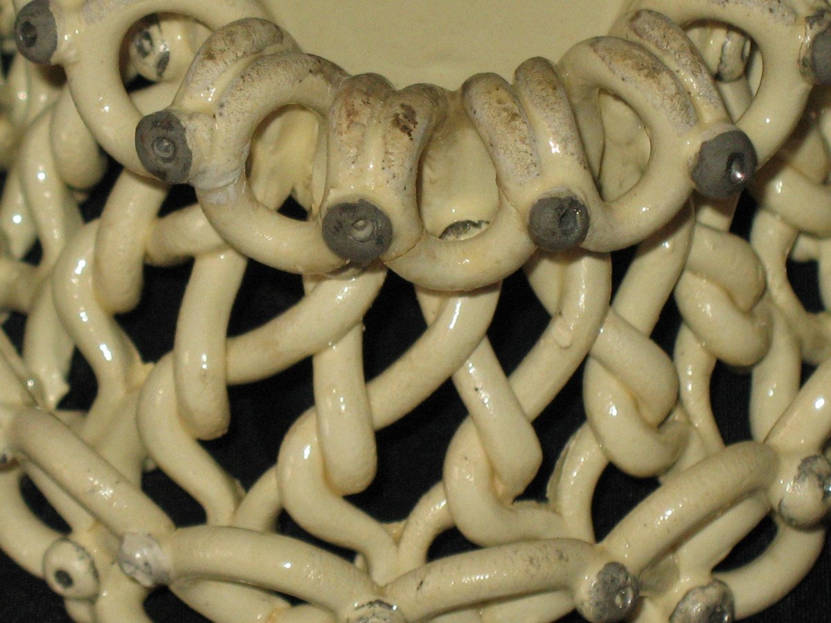 Oval Woven Basket In Langeais Earthenware Decorated With Cream-colored Berries, 19th Century-photo-4