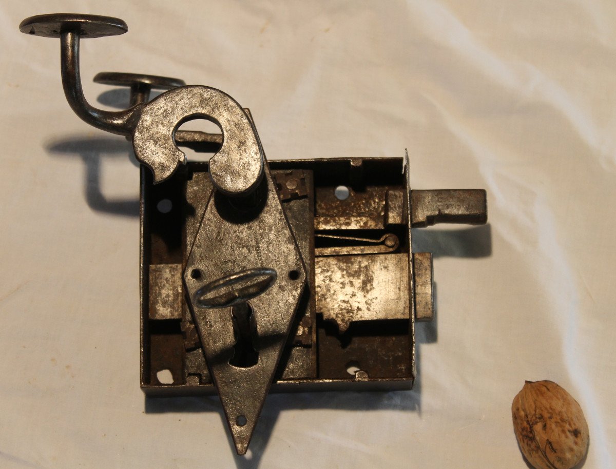 Complete Wrought Iron Lock With Its Key And Its 2 Handles From The Late 17th Century-photo-2
