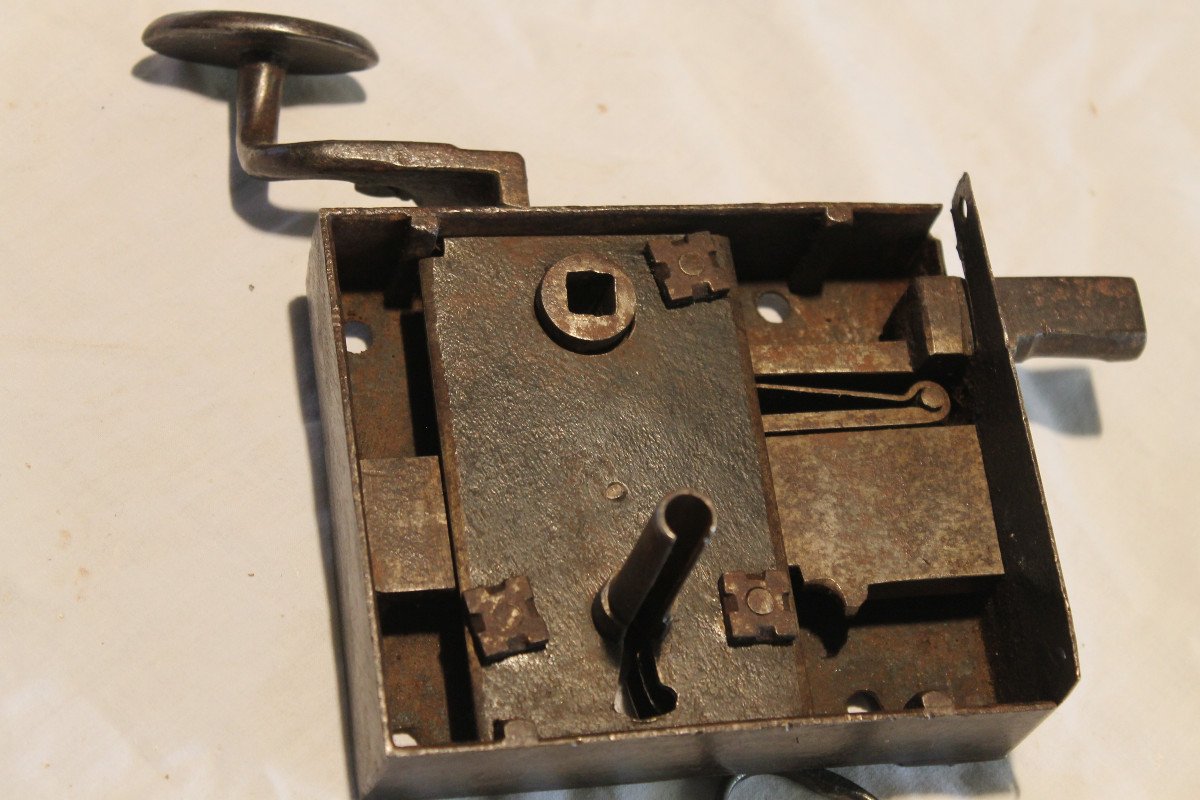 Complete Wrought Iron Lock With Its Key And Its 2 Handles From The Late 17th Century-photo-7