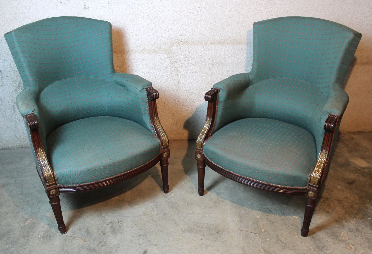 Paire de bergères en acajou de style Louis XVI époque 19ème