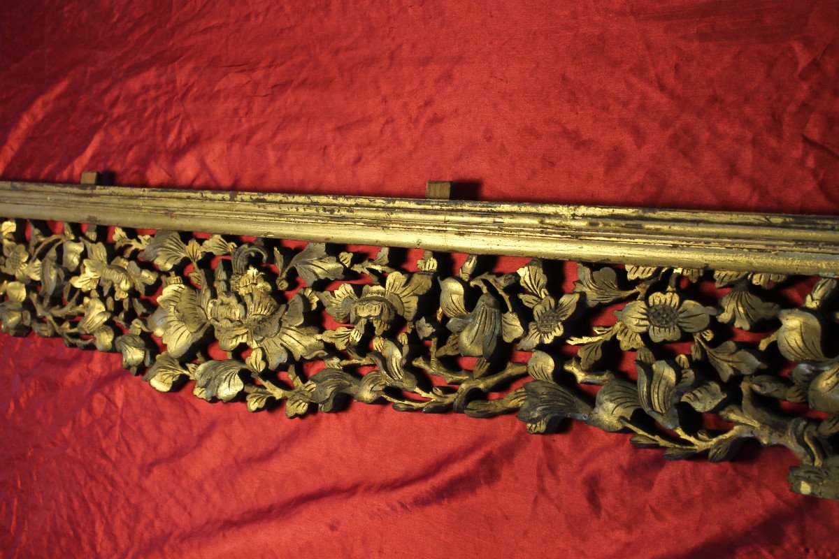 Bed Front Element In Carved Gilded Wood Origin China 19th Century Length: 189.5 Cm-photo-3