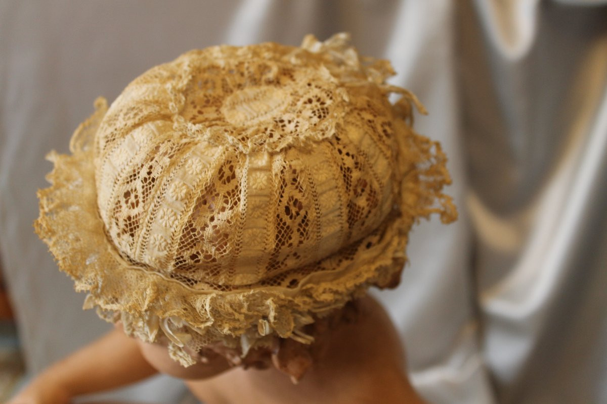 Bonnet de dentelle en batiste pour bébé ou poupée couleur ivoire époque début 20ème-photo-4