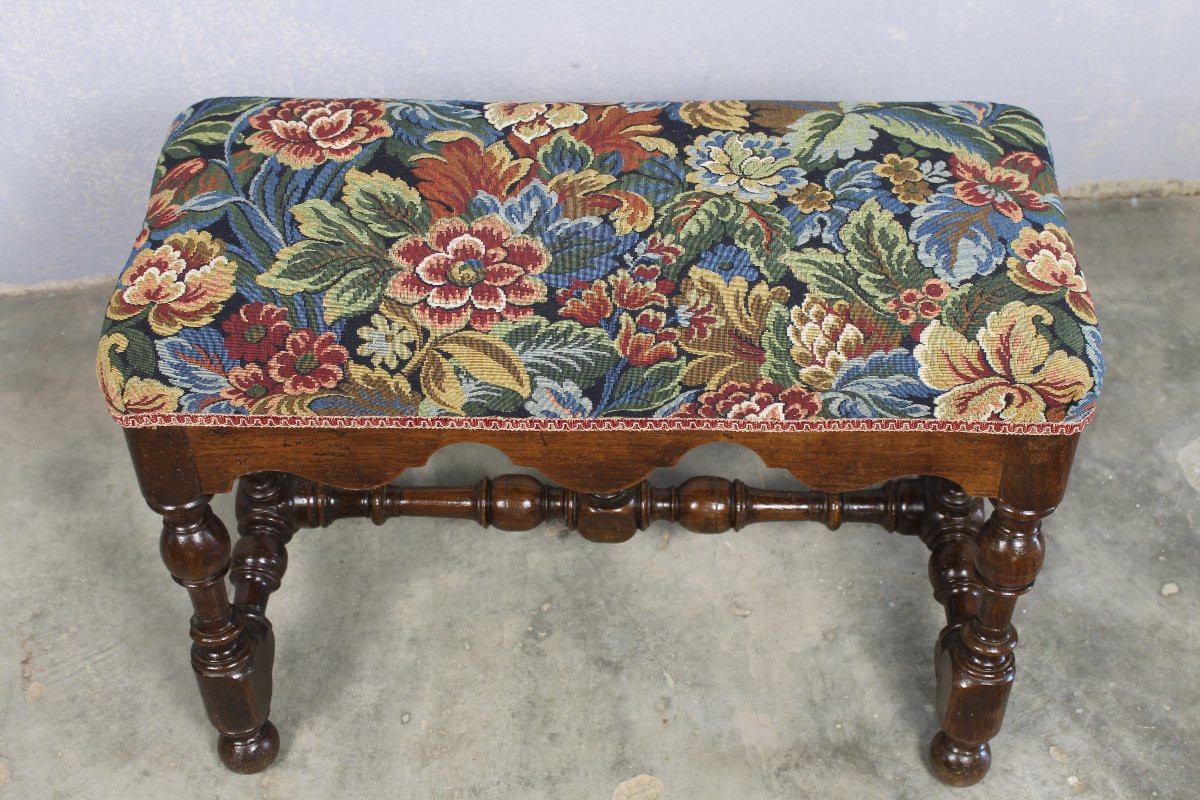 Small 18th Century Oak Bench In Louis XIV Style. Swiss Origin. -photo-2