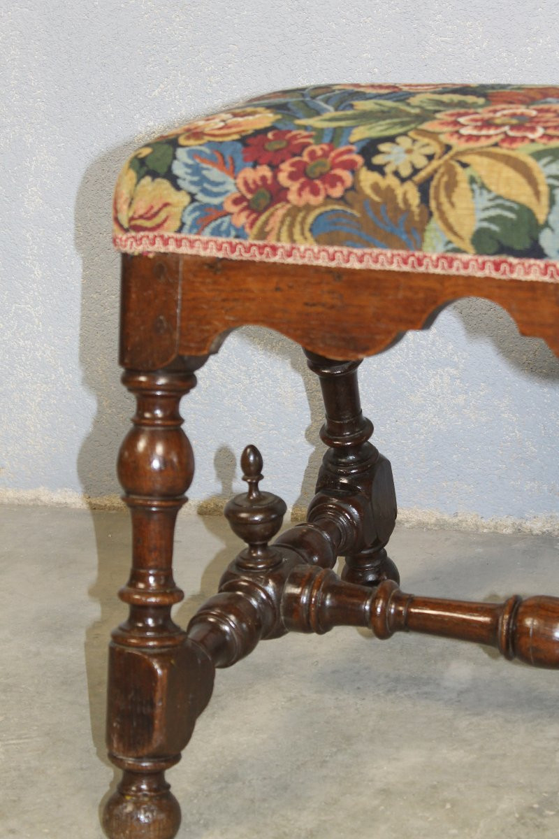Small 18th Century Oak Bench In Louis XIV Style. Swiss Origin. -photo-4
