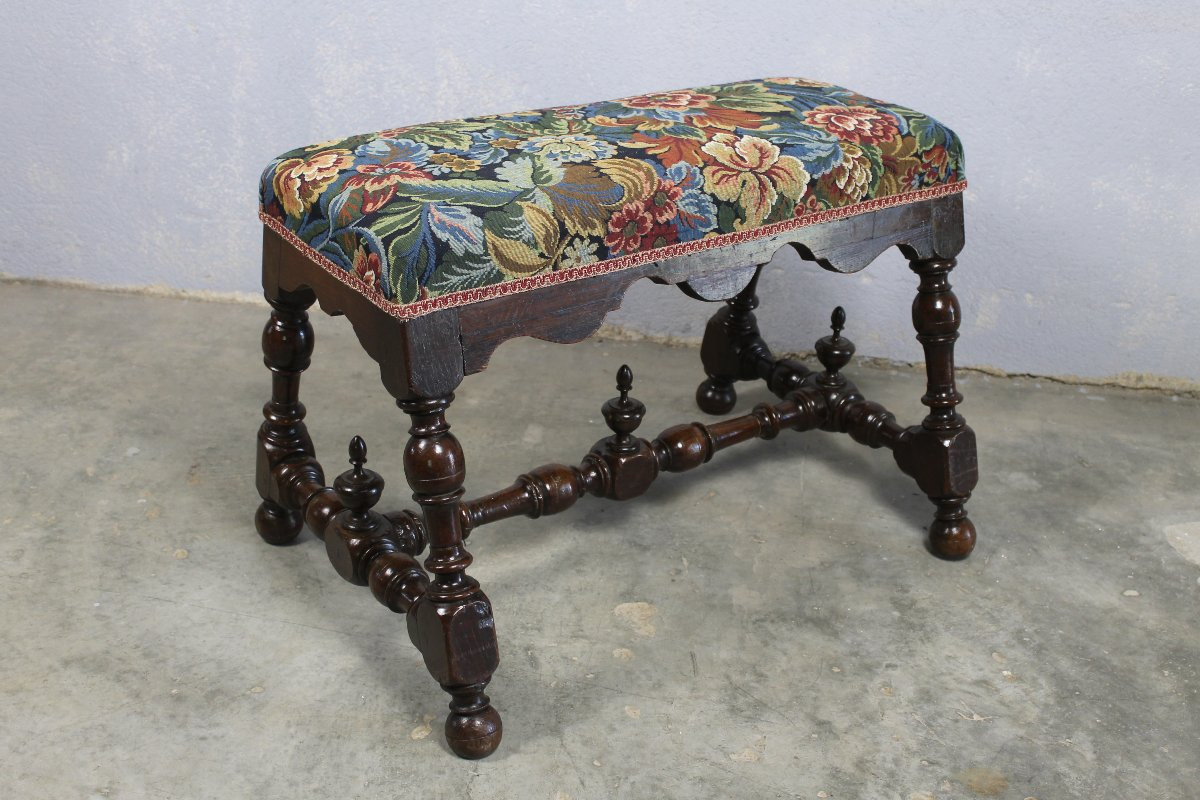 Small 18th Century Oak Bench In Louis XIV Style. Swiss Origin. -photo-4