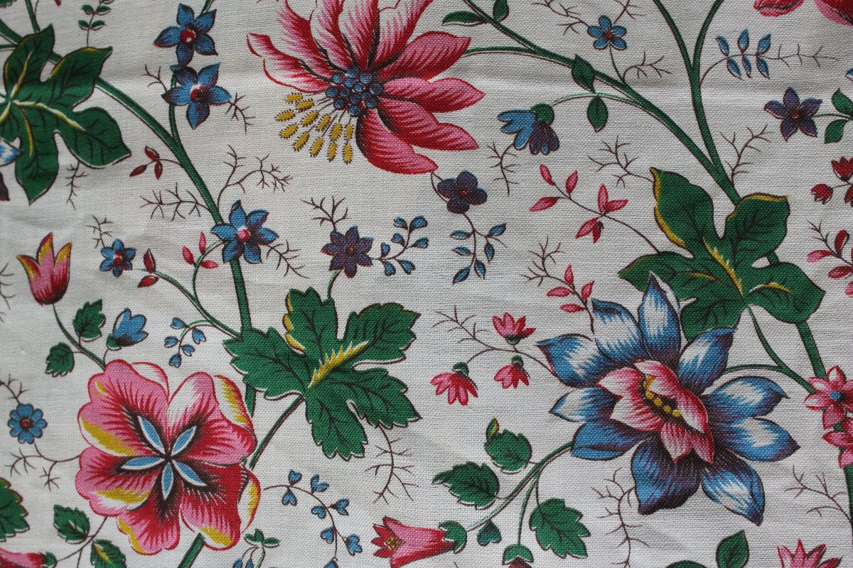 Métrage de tissu floral avec un décor à l'indienne Etat parfait Long :  8, 60 m -photo-4
