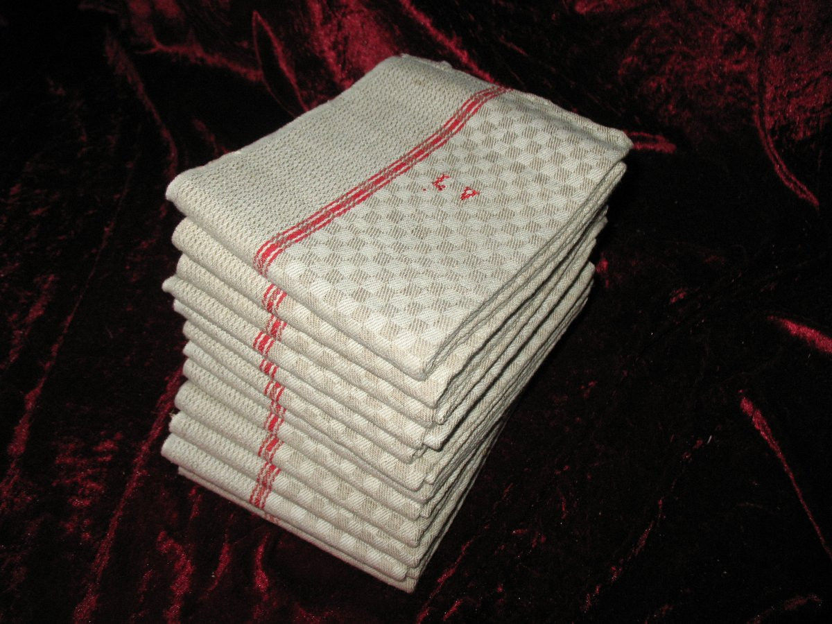 12 Red Bordered Tea Towels In Linen And Cotton Blend Fabric With Embroidered Lv Initials -photo-2