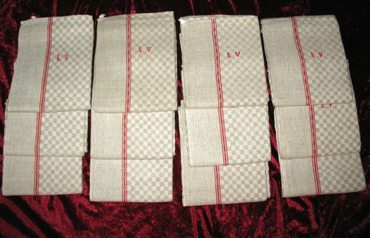 12 Red Bordered Tea Towels In Linen And Cotton Blend Fabric With Embroidered Lv Initials -photo-3