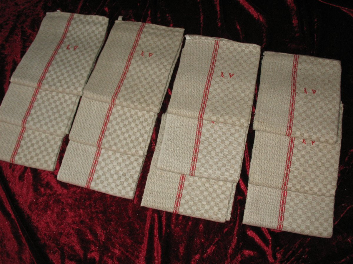 12 Red Bordered Tea Towels In Linen And Cotton Blend Fabric With Embroidered Lv Initials -photo-1