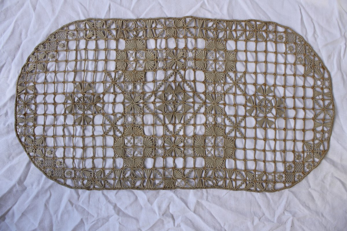 Art Deco Lace Centerpieces, Set Of 3-photo-2