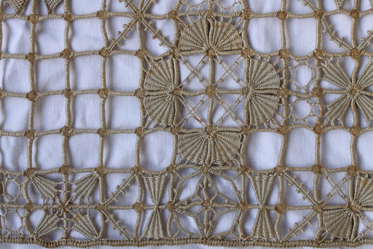 Art Deco Lace Centerpieces, Set Of 3-photo-3