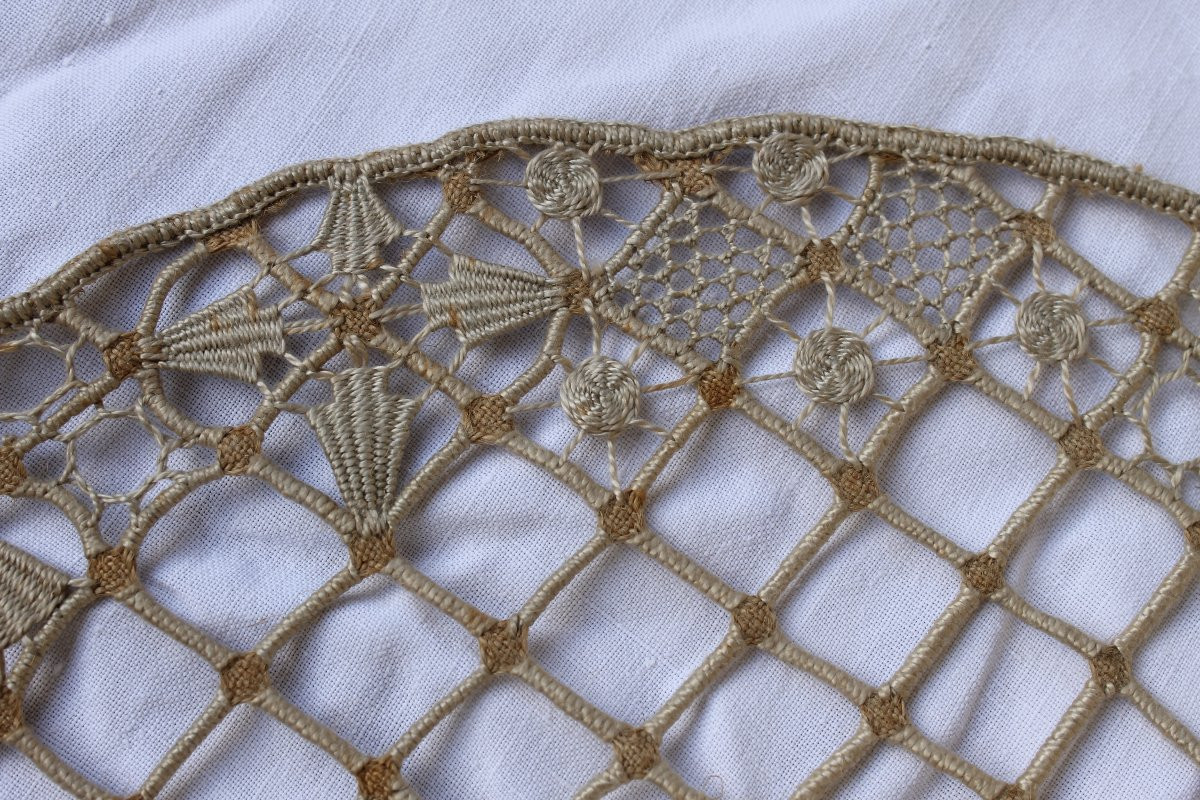 Art Deco Lace Centerpieces, Set Of 3-photo-4