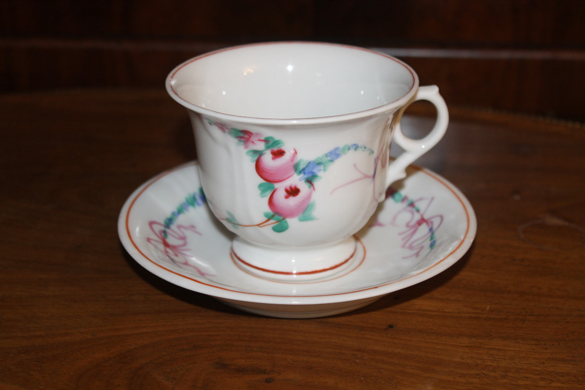 Tasse à chocolat Louis-Philippe en porcelaine de Paris à décor floral époque 19ème