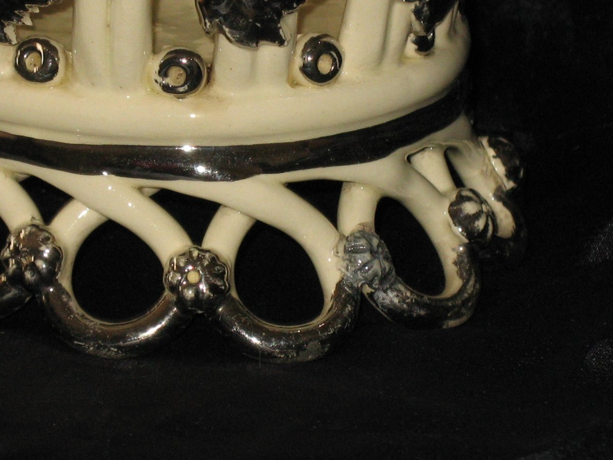 Jardinière ronde en faïence de Langeais décor de grappes de raisin signée  C B époque 19ème-photo-2