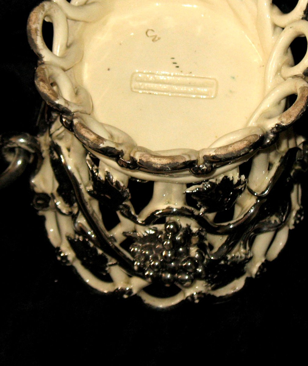 Jardinière ronde en faïence de Langeais décor de grappes de raisin signée  C B époque 19ème-photo-7