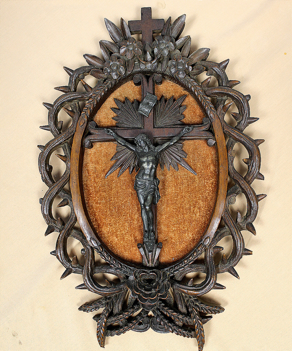 Crucifix en bois sculpté et régule époque 19ème  Origine Normandie