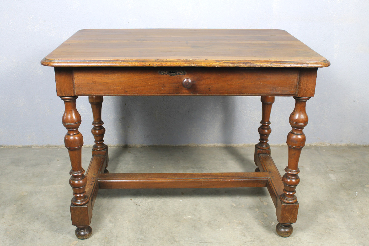 Table à écrire bureau de style Louis XIV en noyer époque début 18ème Origine Périgord