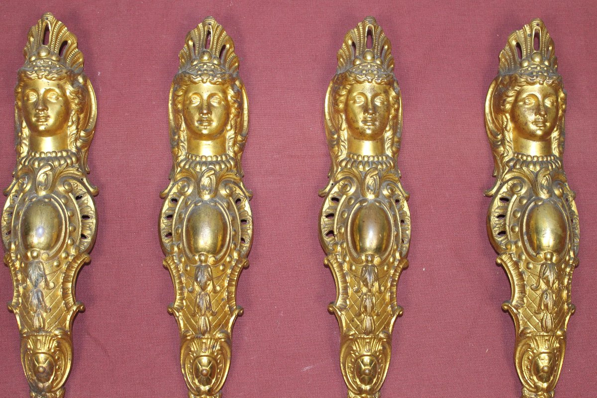Suite de 4 bronzes décoratifs en chute pour ameublement décoration intérieure à motif féminin-photo-2