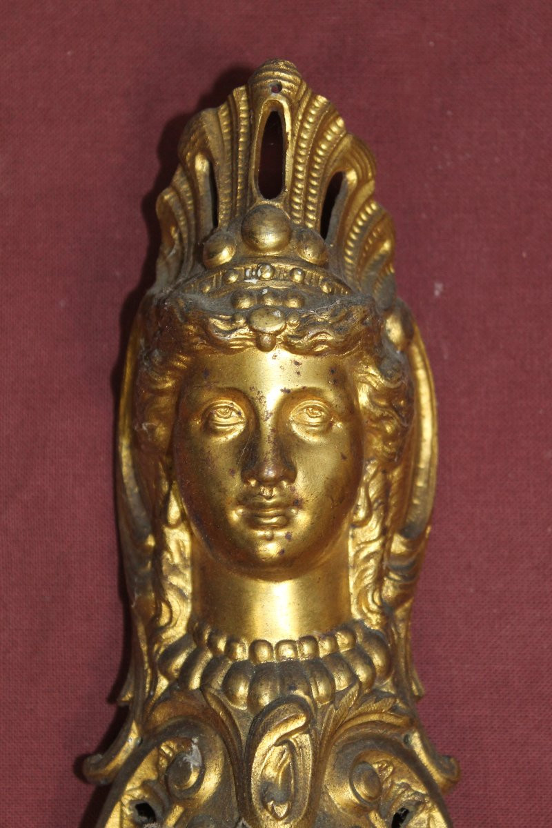 Suite de 4 bronzes décoratifs en chute pour ameublement décoration intérieure à motif féminin-photo-1