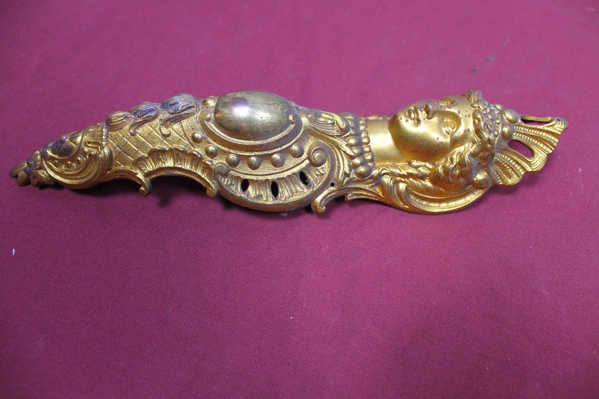 Suite de 4 bronzes décoratifs en chute pour ameublement décoration intérieure à motif féminin-photo-4