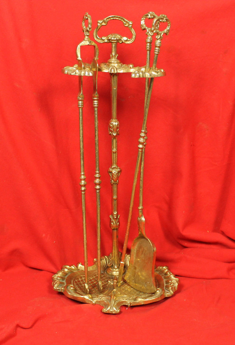 Serviteur de cheminée en bronze de style Louis XV époque début 20ème