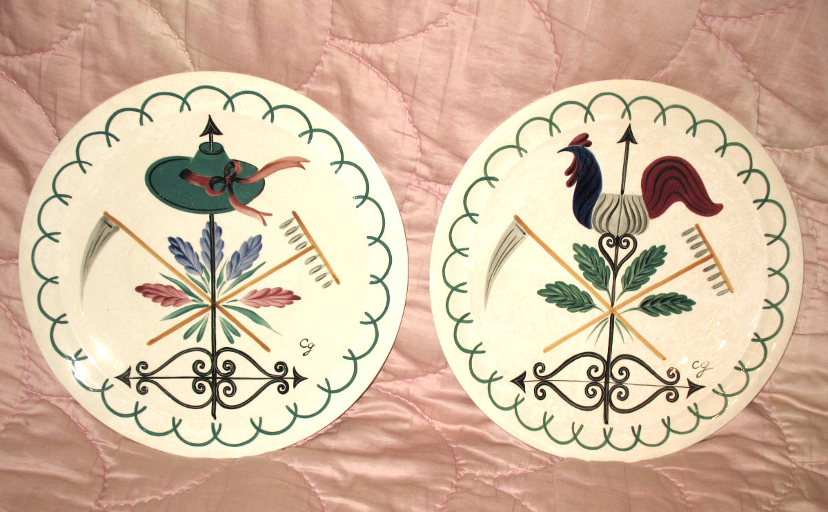 Paire de plats en faïence de Colette Guéden Service Trophées Agricola époque Art Déco