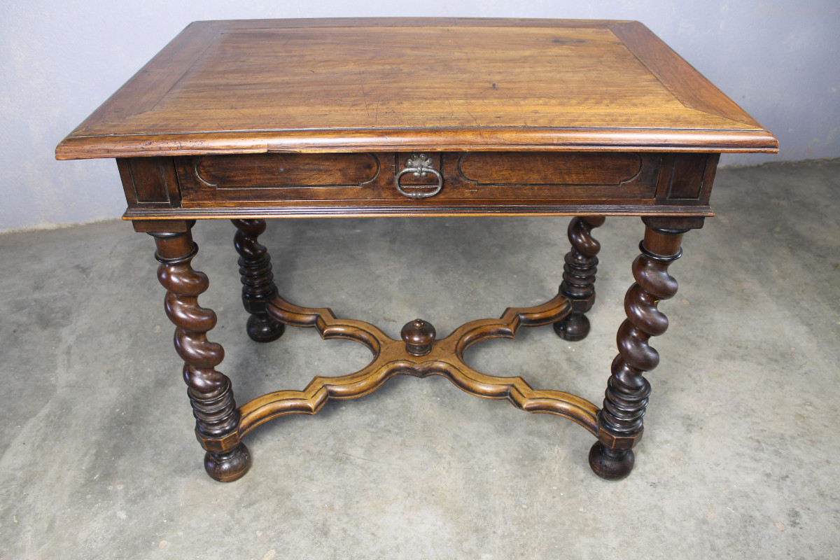 Table à écrire bureau style Louis XIII en noyer époque milieu 19ème