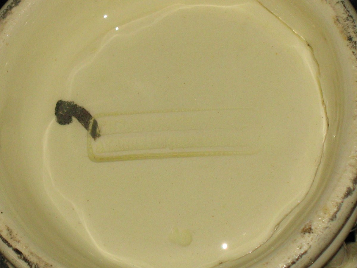 Round Earthenware Planter From Langeais Decorated With Bunches Of Grapes, Signed Cb, 19th Century-photo-4