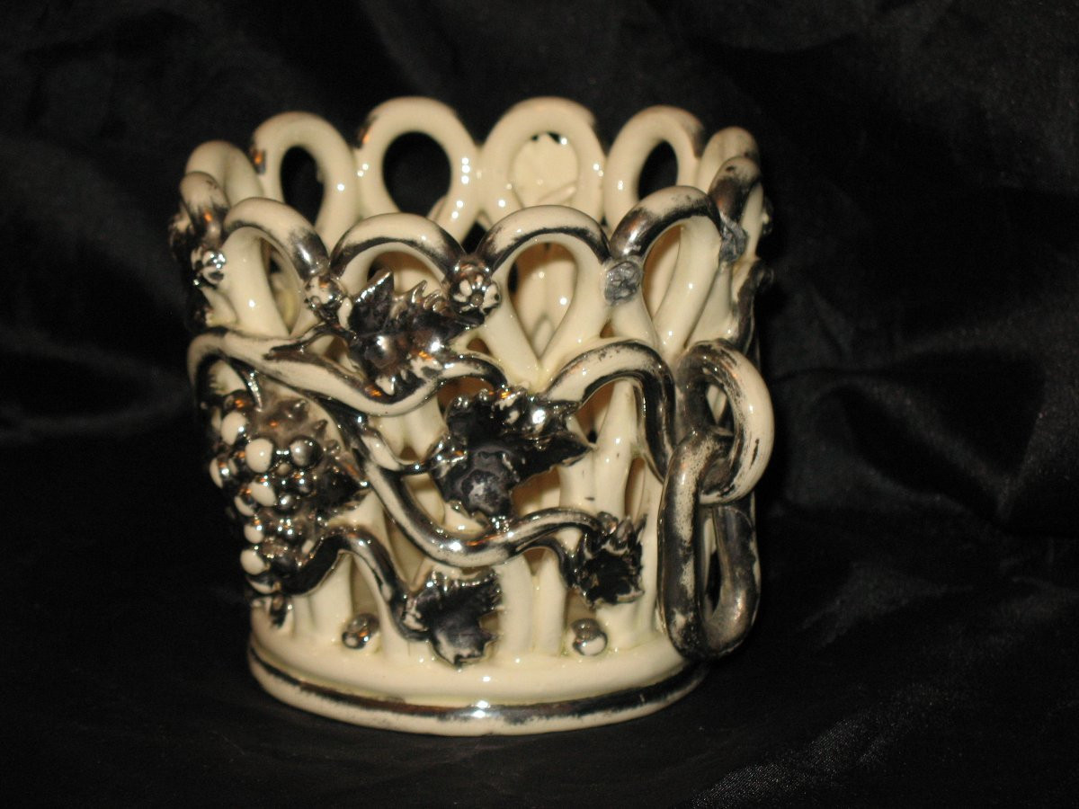 Round Earthenware Planter From Langeais Decorated With Bunches Of Grapes, Signed Cb, 19th Century-photo-1