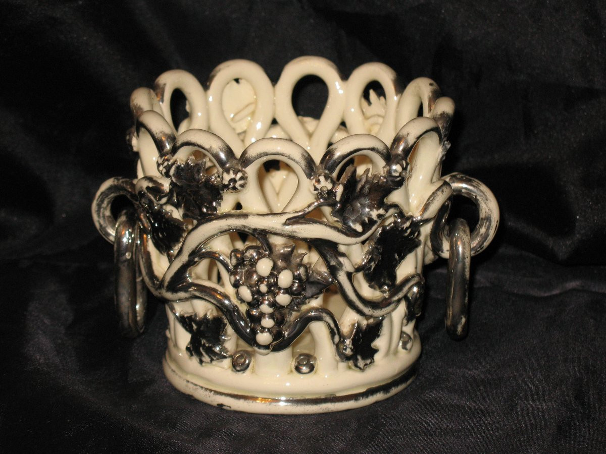 Round Earthenware Planter From Langeais Decorated With Bunches Of Grapes, Signed Cb, 19th Century-photo-2
