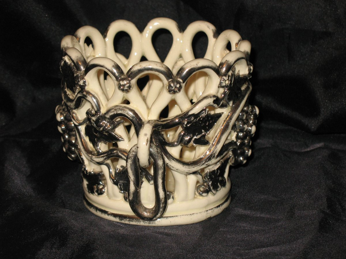 Round Earthenware Planter From Langeais Decorated With Bunches Of Grapes, Signed Cb, 19th Century-photo-5