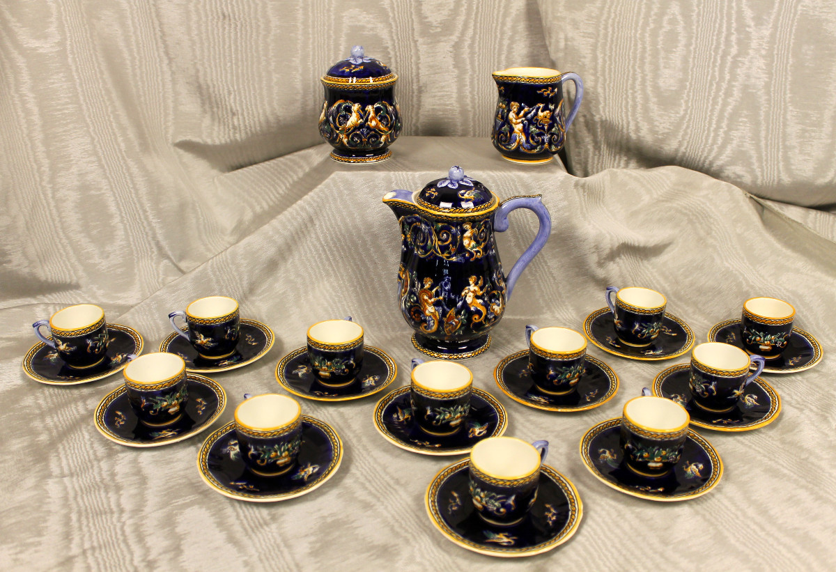 Service à café en faïence de Gien décor Renaissance Italienne en bleu roi complet parfait état