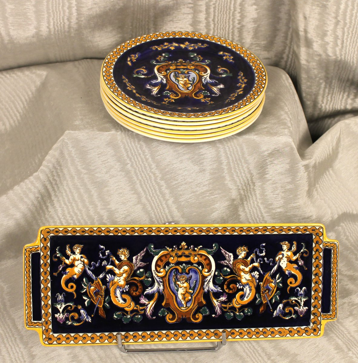Service à dessert en faïence de Gien décor Renaissance italienne en bleu roi parfait état-photo-4