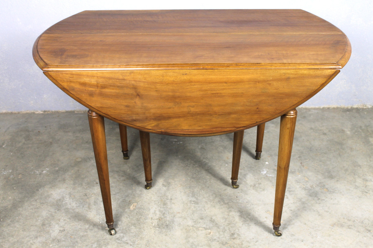 Round Table With Shutters, 6 Legs In Solid Blond Walnut With 2 Extensions, Louis XVI Style, 19th Century.