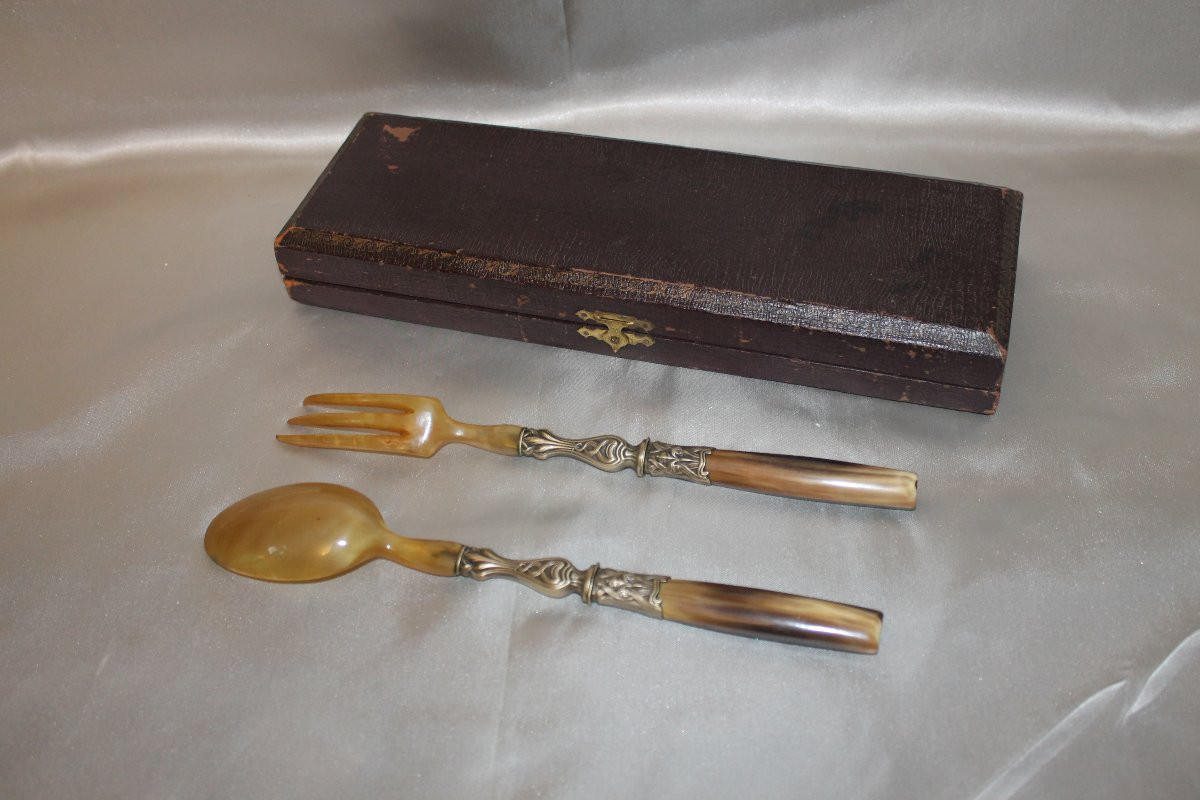 Couverts à salade en corne et métal argenté époque Art Nouveau décor iris et coffret d'origine-photo-3