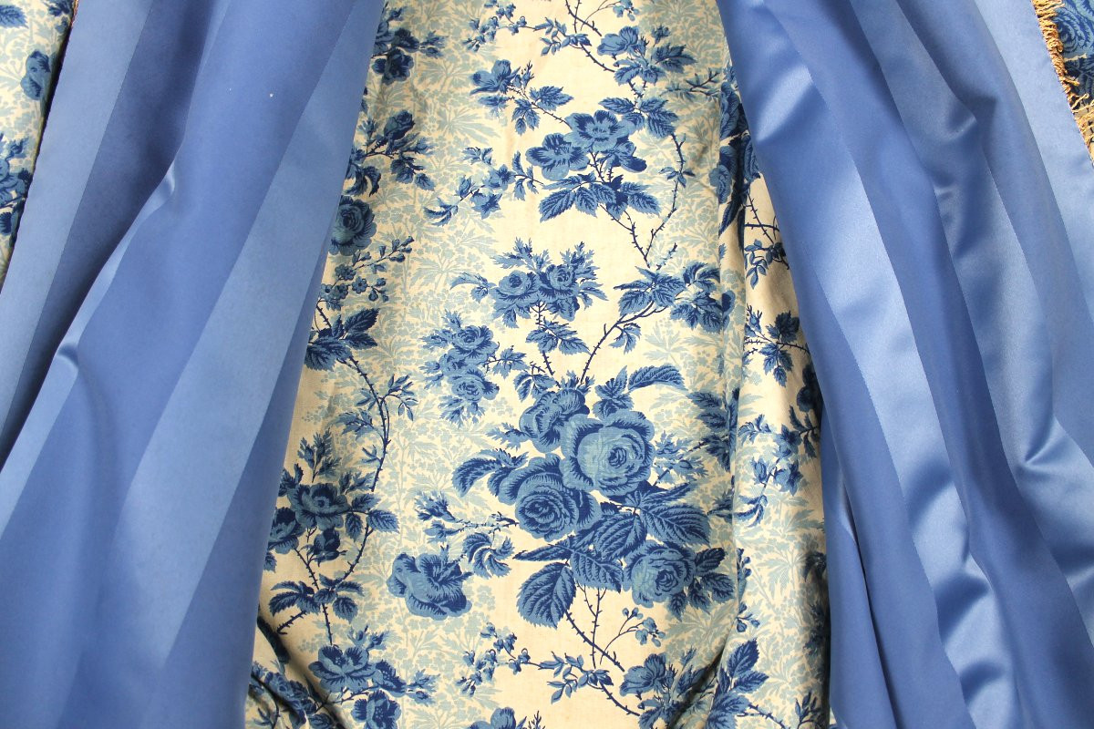 Canopied Canopy In Curved Wood Covered With Blue Chintz And Decorated With 19th Century Floral Motifs.-photo-6