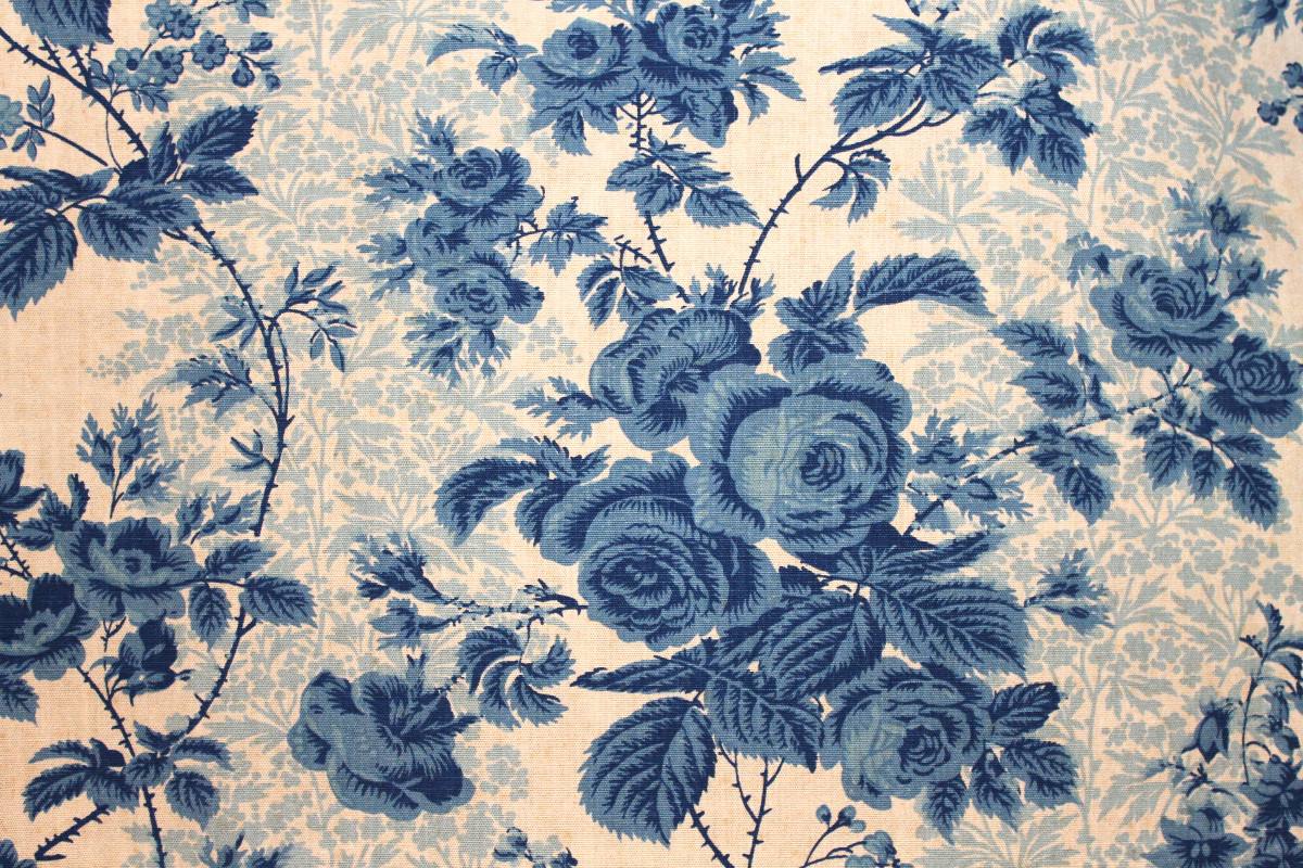 Canopied Canopy In Curved Wood Covered With Blue Chintz And Decorated With 19th Century Floral Motifs.-photo-8