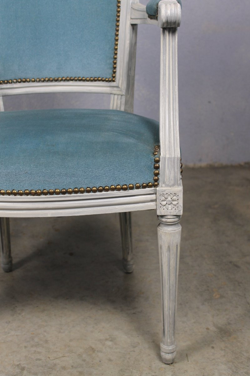 Paire de fauteuils en hêtre rechampi de style Louis XVI époque 20ème-photo-1
