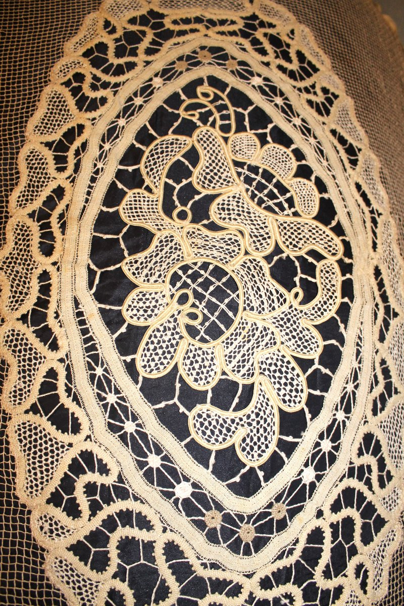 Dessus de lit ou  rideau en dentelle époque Art Déco à décor floral et larges festons-photo-6