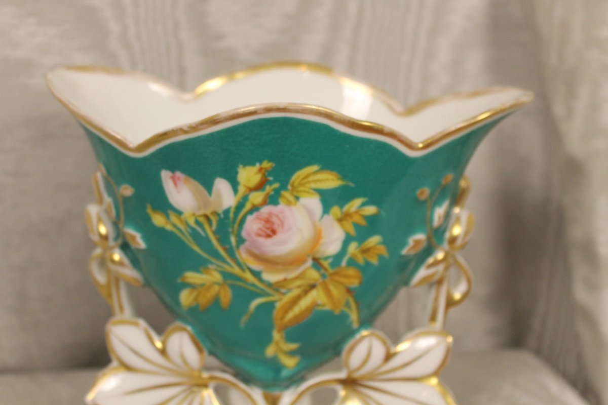 Vase époque Louis-Philippe en porcelaine de Paris à décor de roses époque 19ème-photo-2