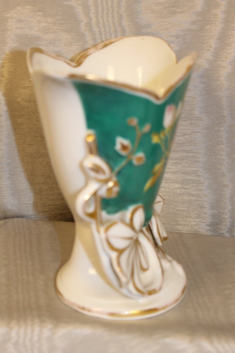 Vase époque Louis-Philippe en porcelaine de Paris à décor de roses époque 19ème-photo-1