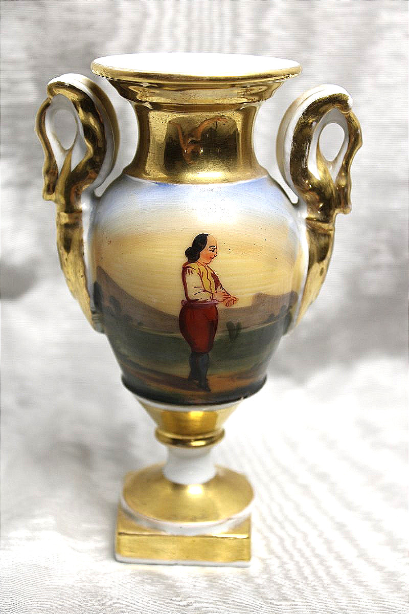 Vase en porcelaine de Paris époque Empire à décor lacustre animé époque 19ème
