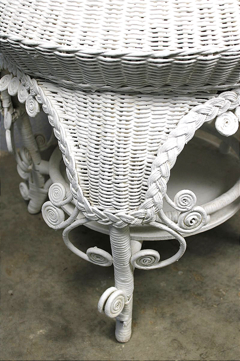 White-lacquered Rattan Side Table From The 1900s For An Art Nouveau-style Winter Garden-photo-3