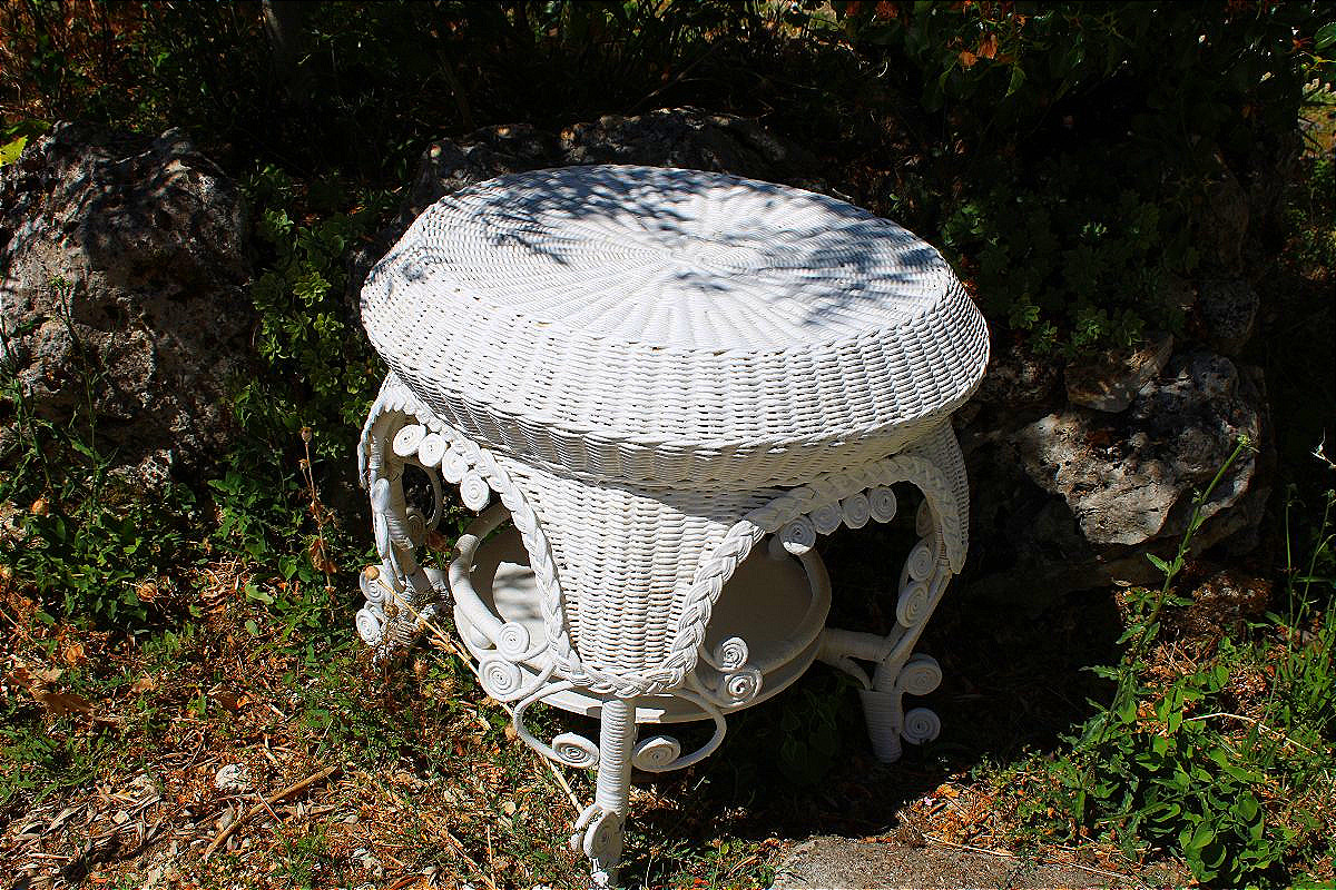 White-lacquered Rattan Side Table From The 1900s For An Art Nouveau-style Winter Garden